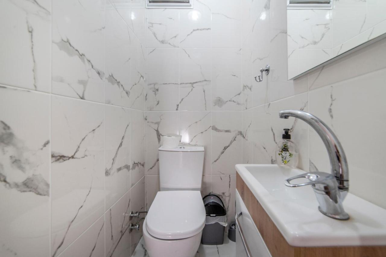 Centrally Located 2 Bedroom Apt With Netflix 부루사 외부 사진