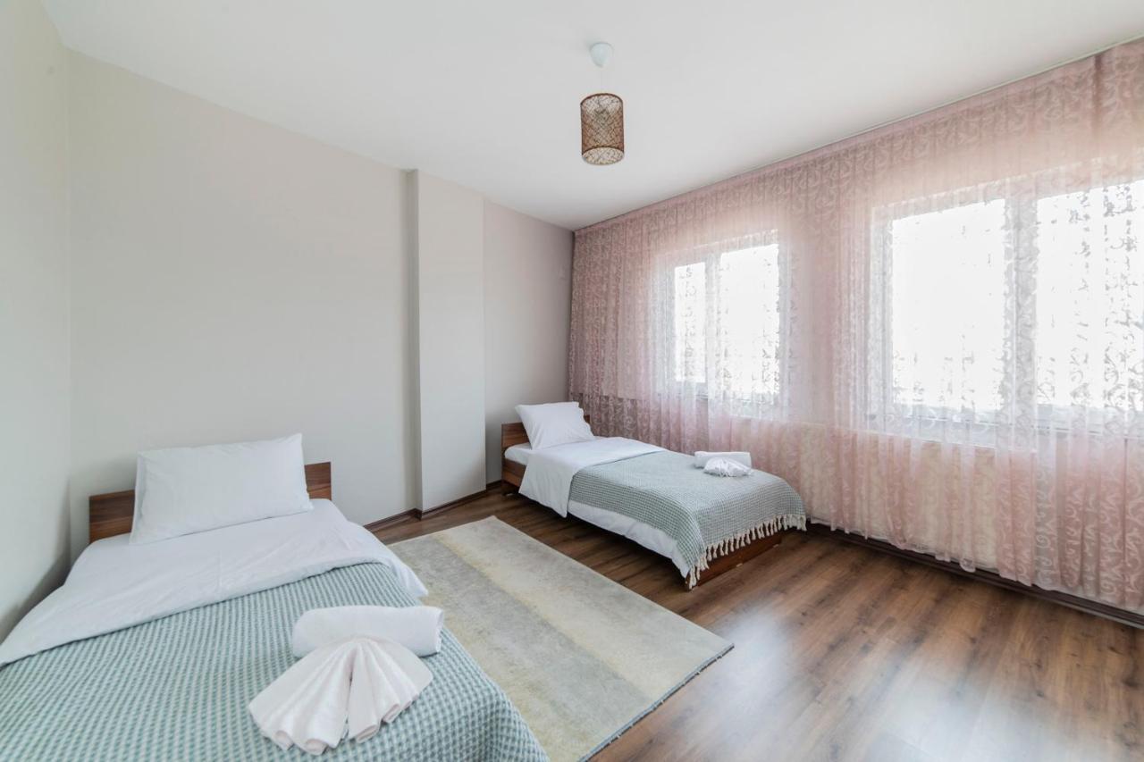 Centrally Located 2 Bedroom Apt With Netflix 부루사 외부 사진