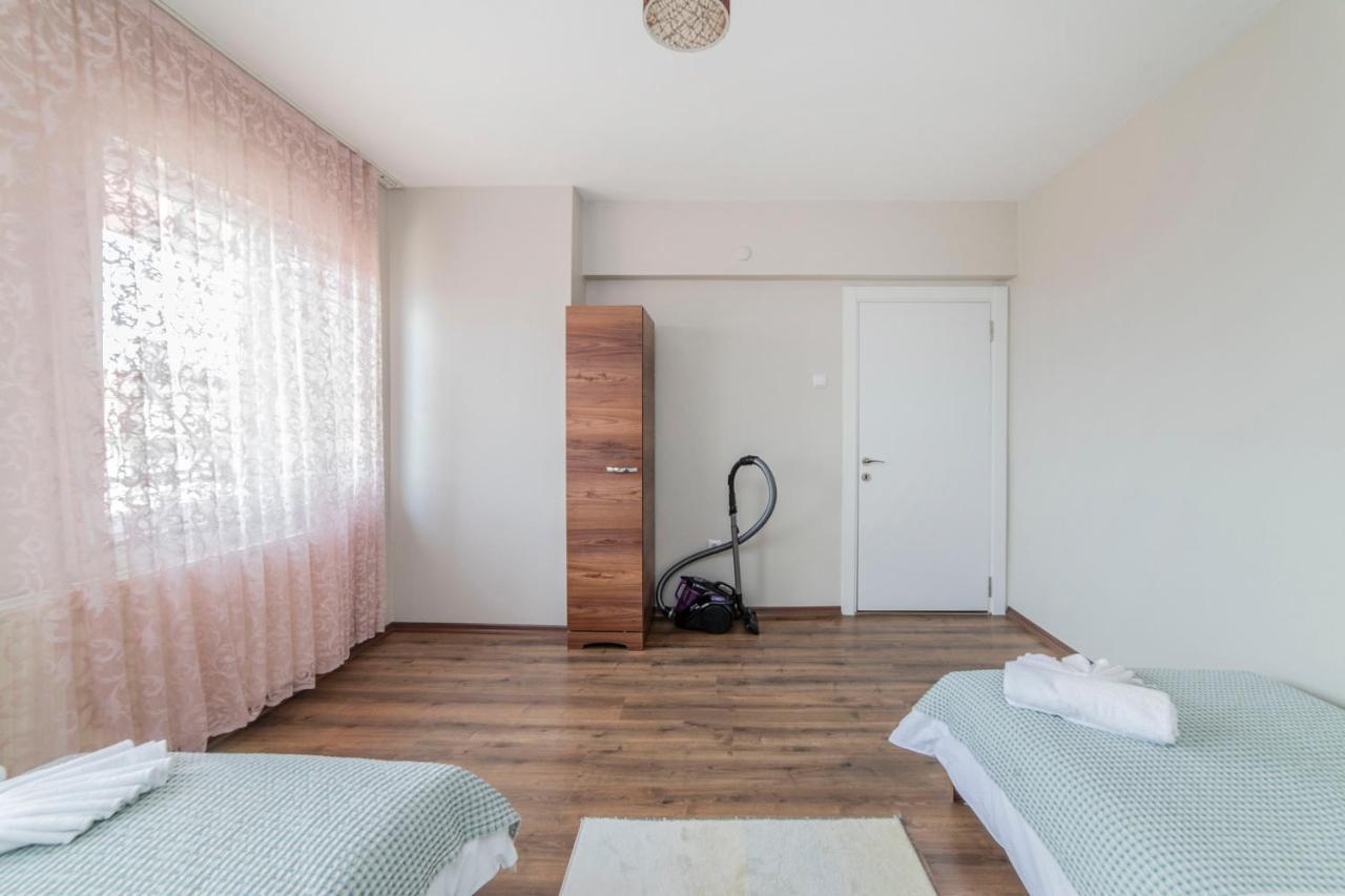 Centrally Located 2 Bedroom Apt With Netflix 부루사 외부 사진