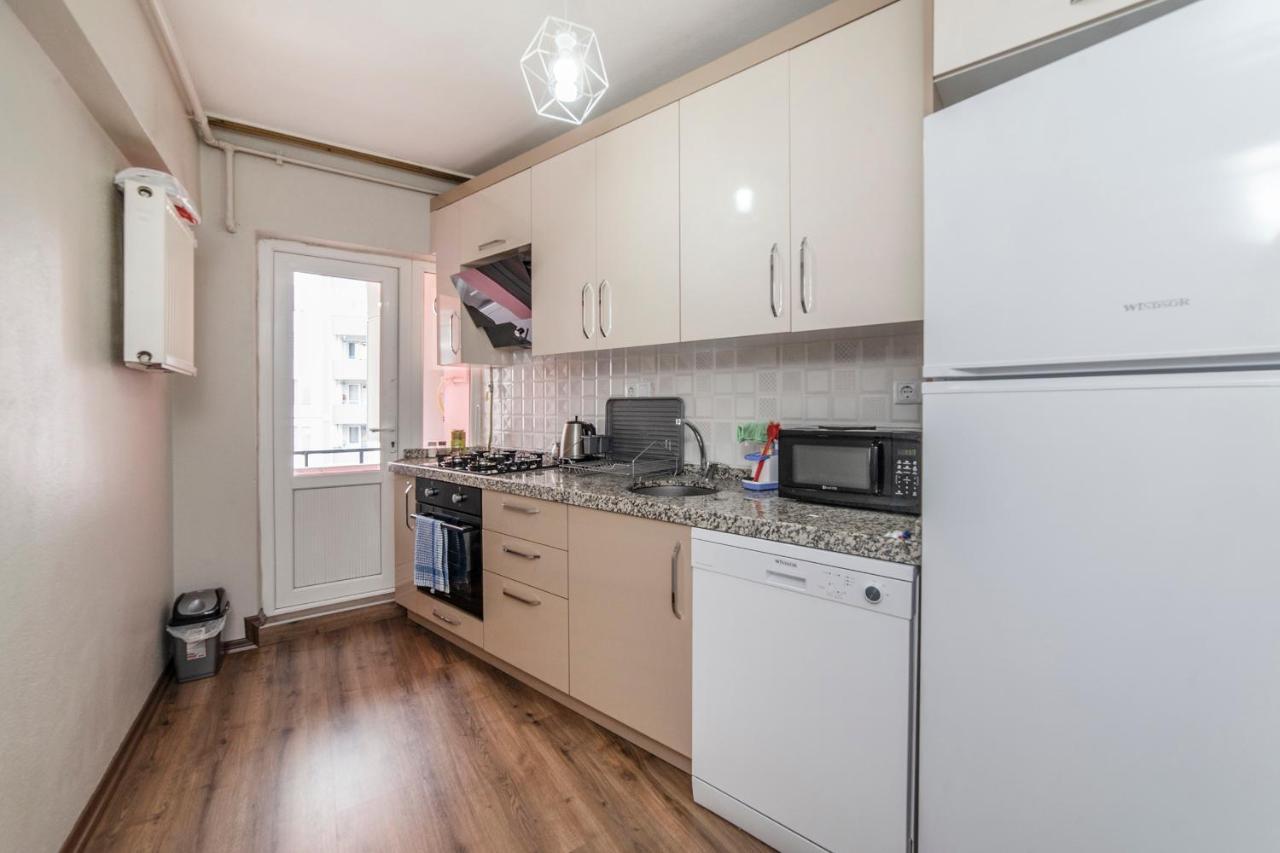 Centrally Located 2 Bedroom Apt With Netflix 부루사 외부 사진